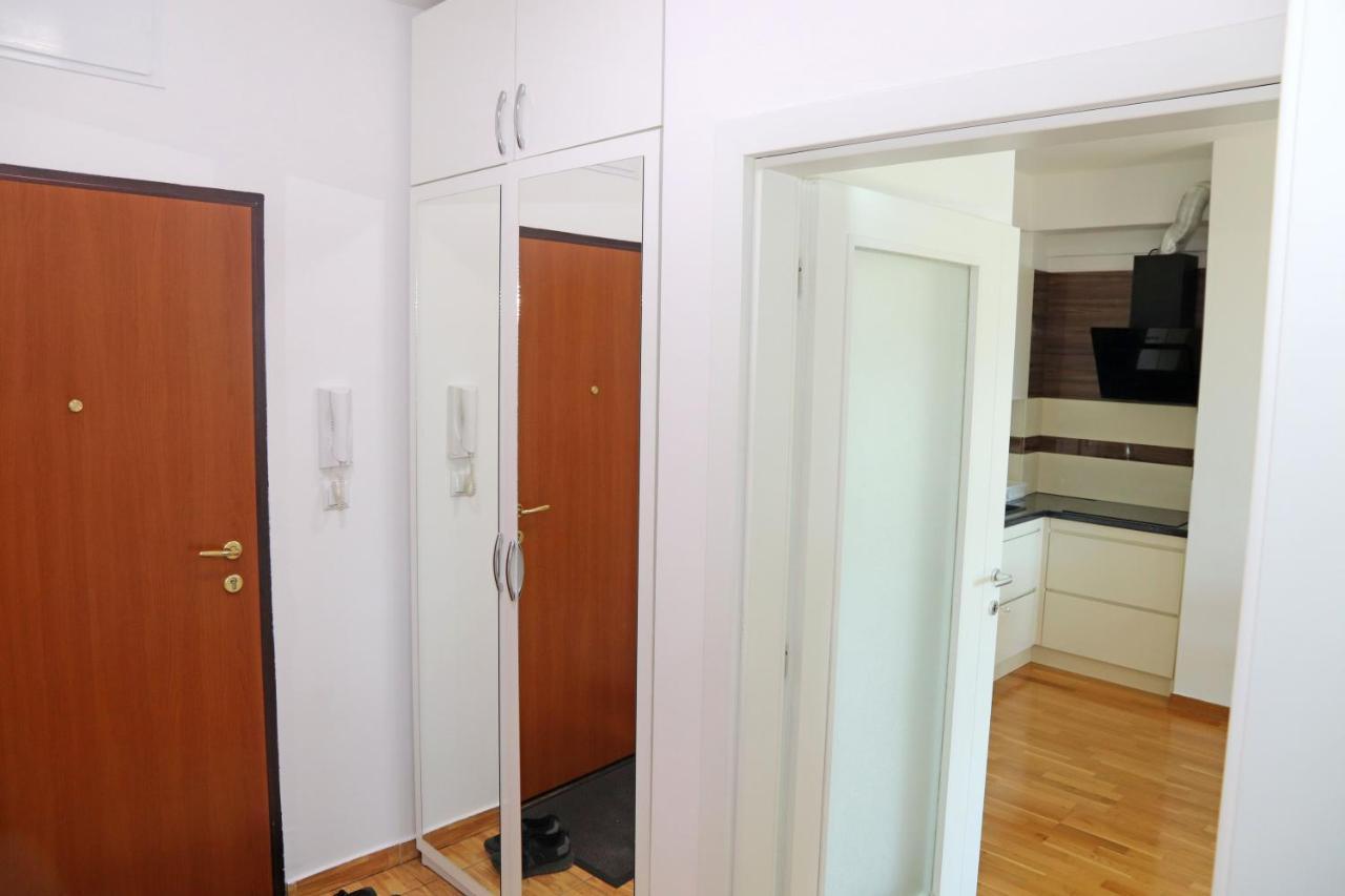 Apartment Cecovic - Mellain Tuzla Extérieur photo